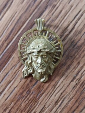 Vintage 10k Gold JESUS Head/ Face Pendant